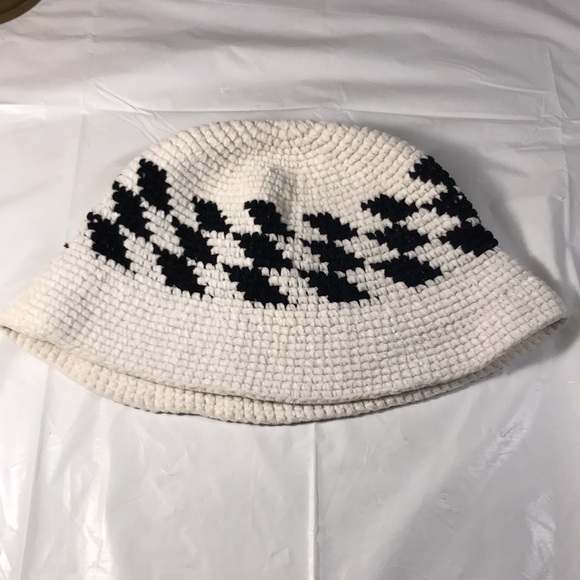 Black and White Patterned Knit Unisex Fisherman’s Hat - Picture 5 of 8